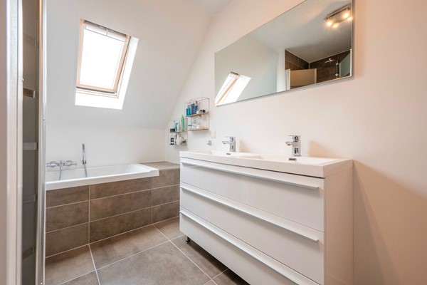 Medium property photo - Watergraaflaan 43, 4731 WJ Oudenbosch